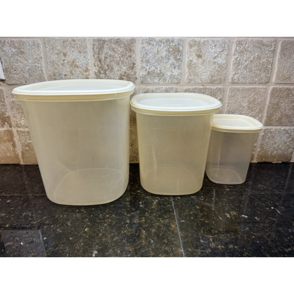 3 Piece Rubbermaid Servin Saver Food Storage Container Canister Set Almond 6-7-8